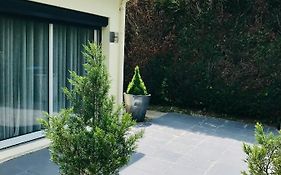 Studio Independant Dans Une Maison Avec Jardin